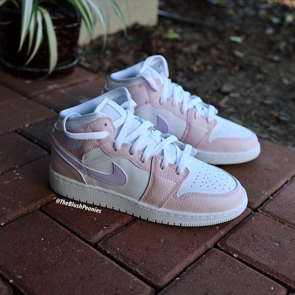 Nike Custom Jordan 1 Mid NWT - Picture 4 of 8